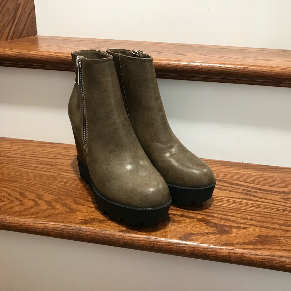 Qupid Heeled Booties